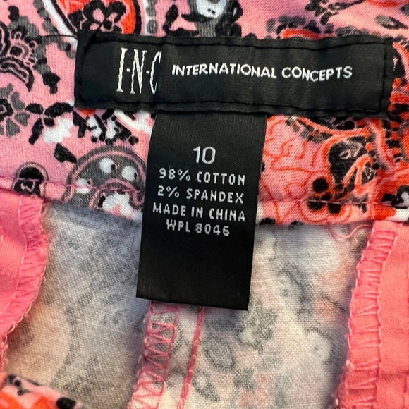 International concepts (I.N.C.) paisley shorts. 5 inch inseam size 10. Pockets - Picture 3 of 7